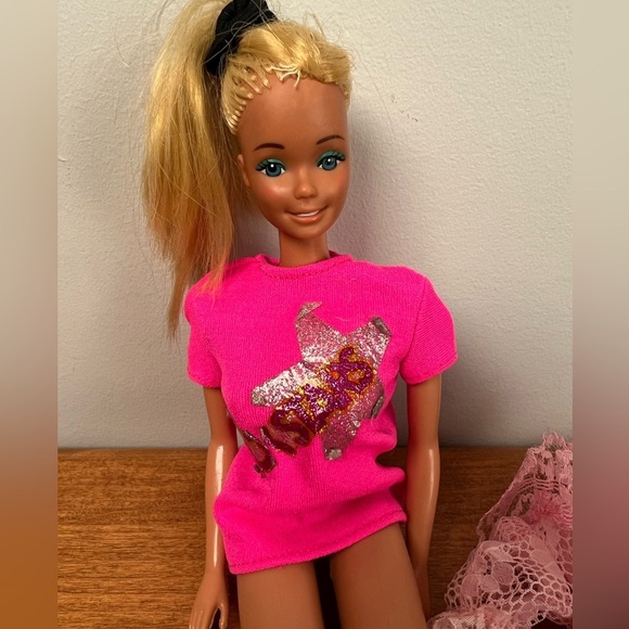 Mattel Vintage Barbie 1966 with Outfits - Picture 3 of 11